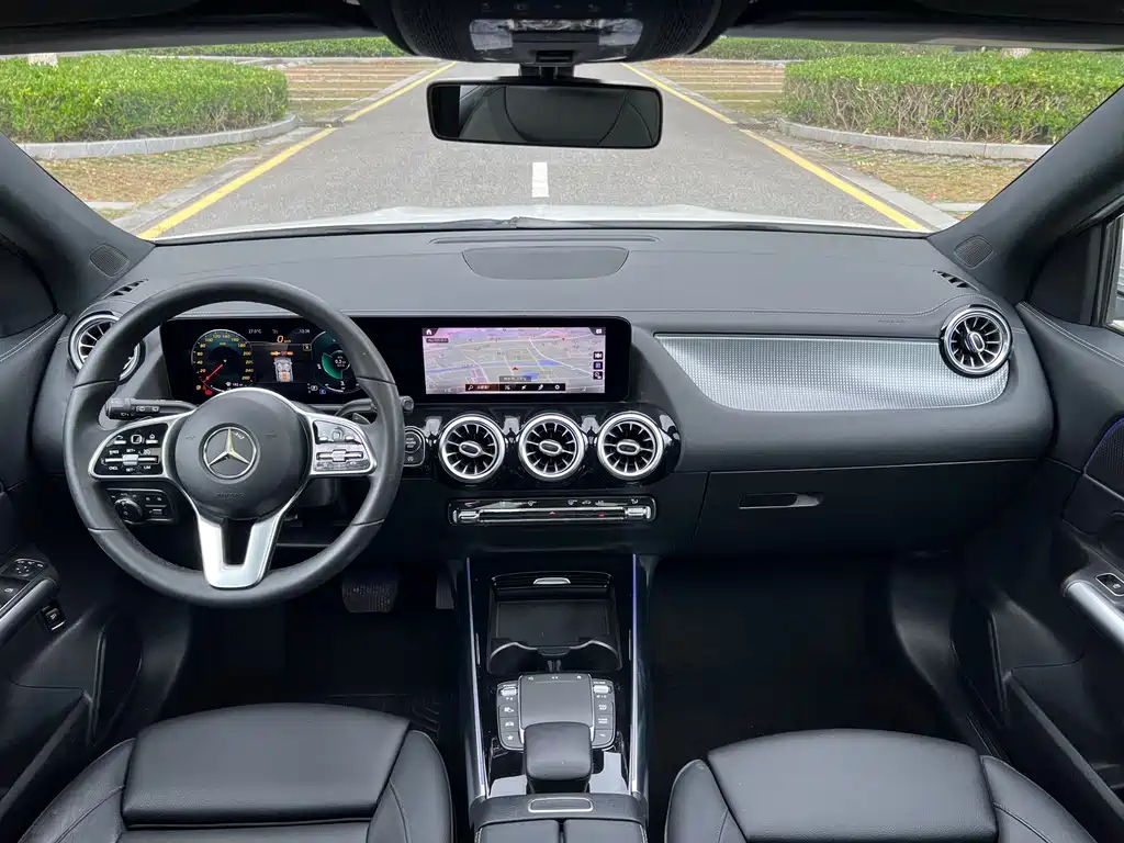 Mercedes-Benz GLA — миниатюра 13