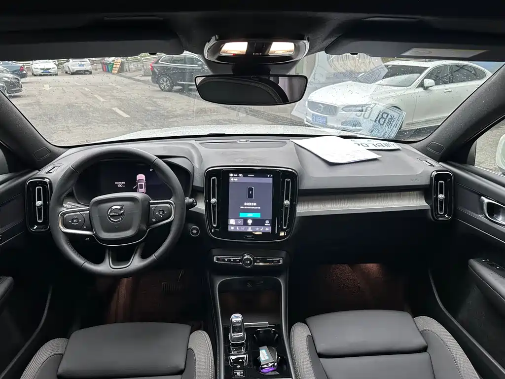 Volvo XC40 — миниатюра 10