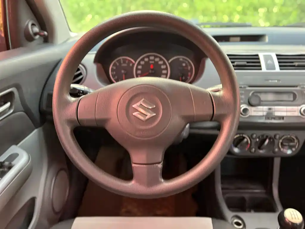 Suzuki Swift — миниатюра 8