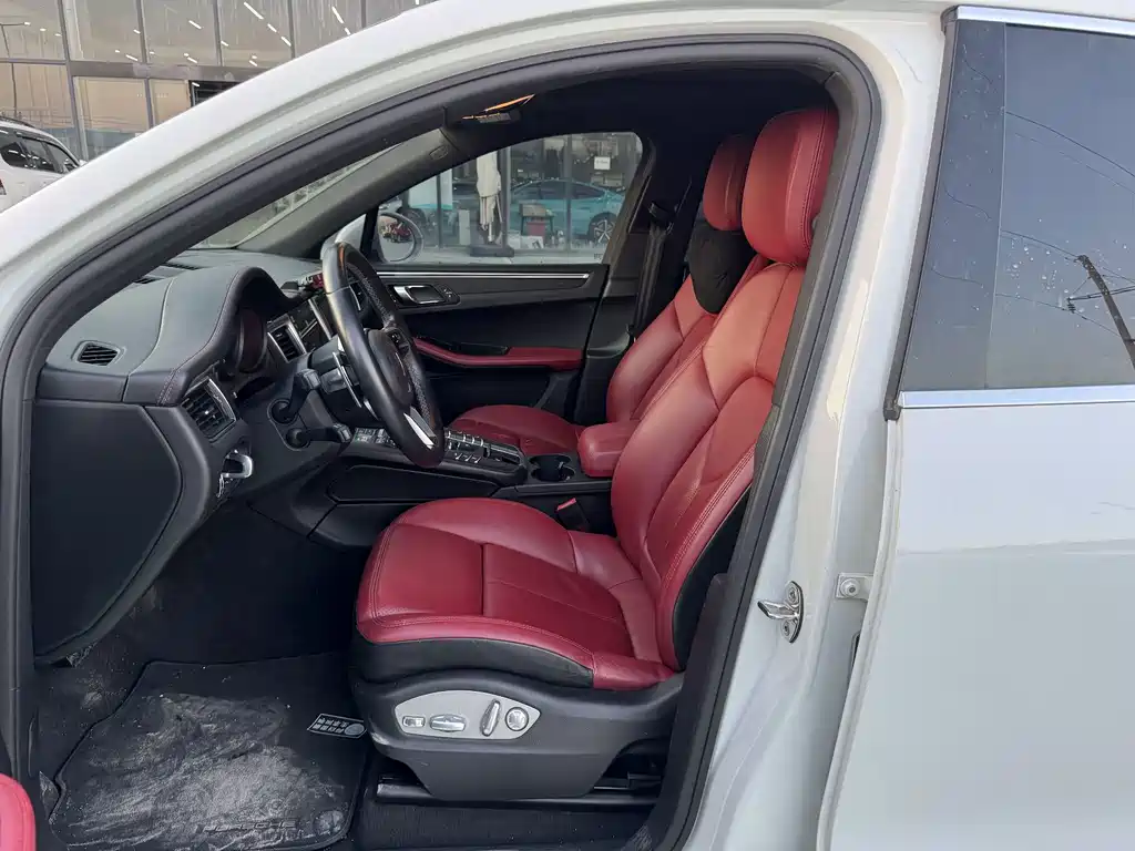 Porsche Macan — миниатюра 5