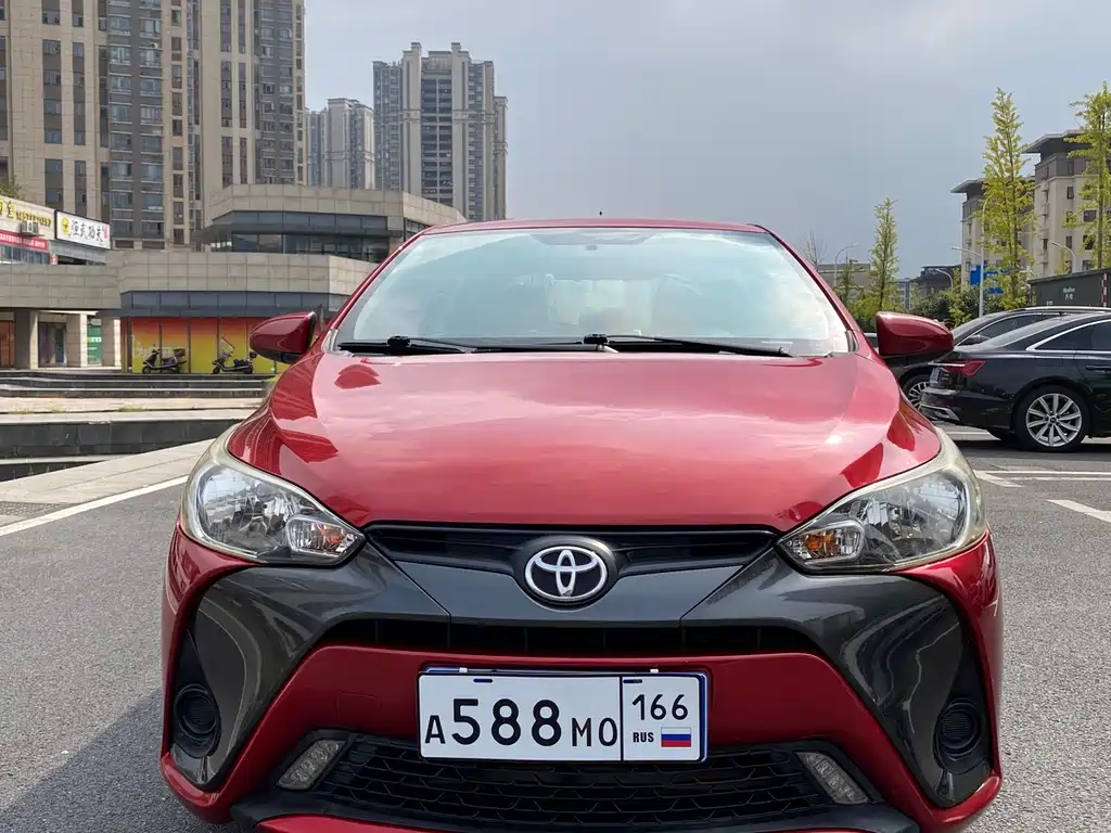Toyota Yaris L — миниатюра 3