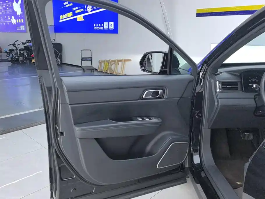 Li Auto ONE 2021 6 мест