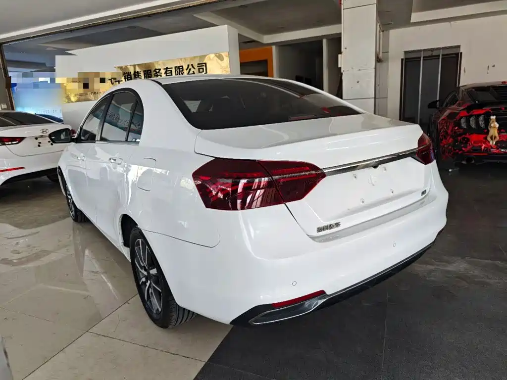 Geely Emgrand — миниатюра 5