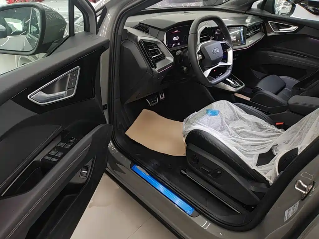 Audi Q4 e-tron — миниатюра 16
