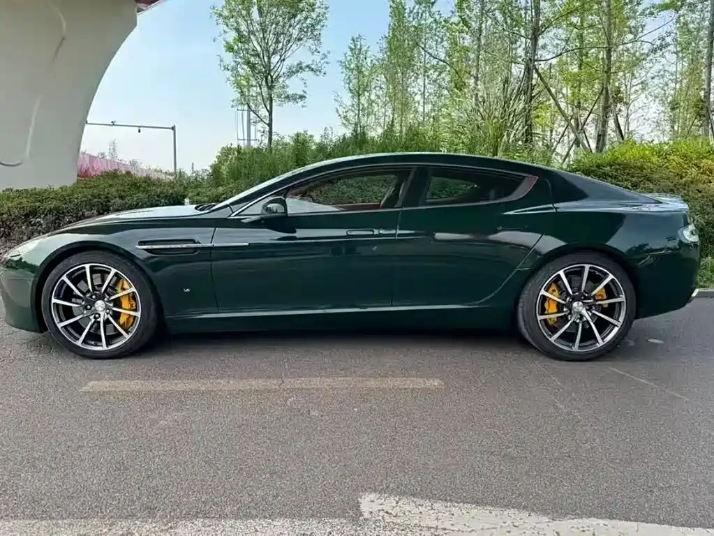 ASTON MARTIN RAPIDE