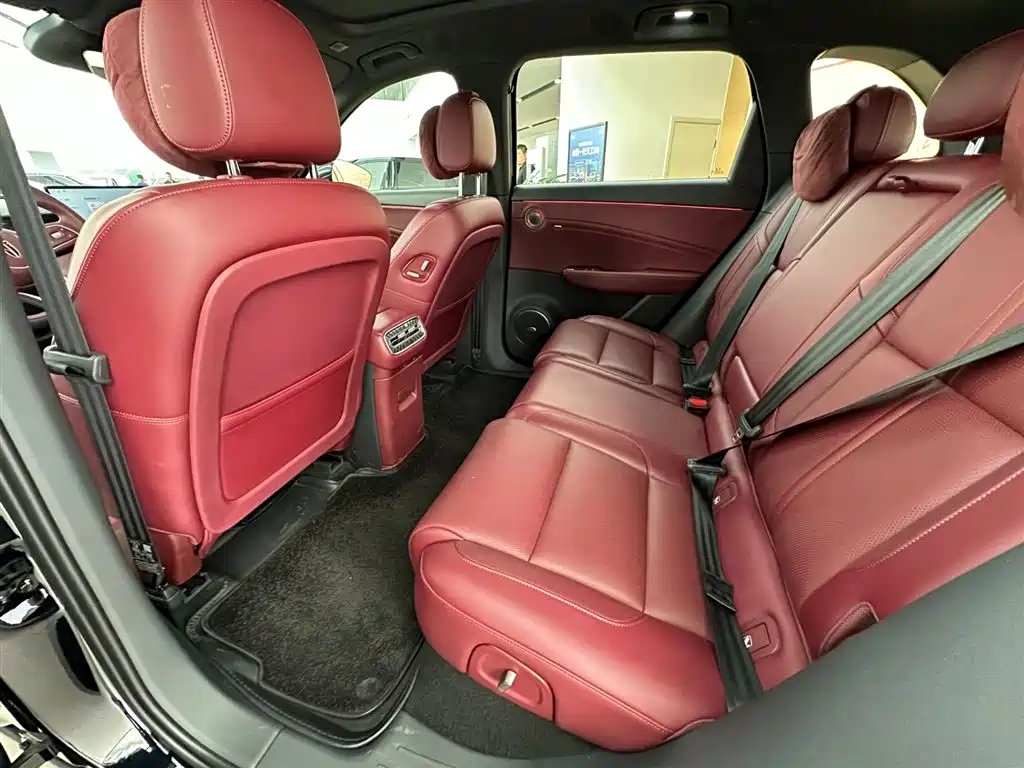 Hongqi Hongqi HS6 PHEV — миниатюра 17