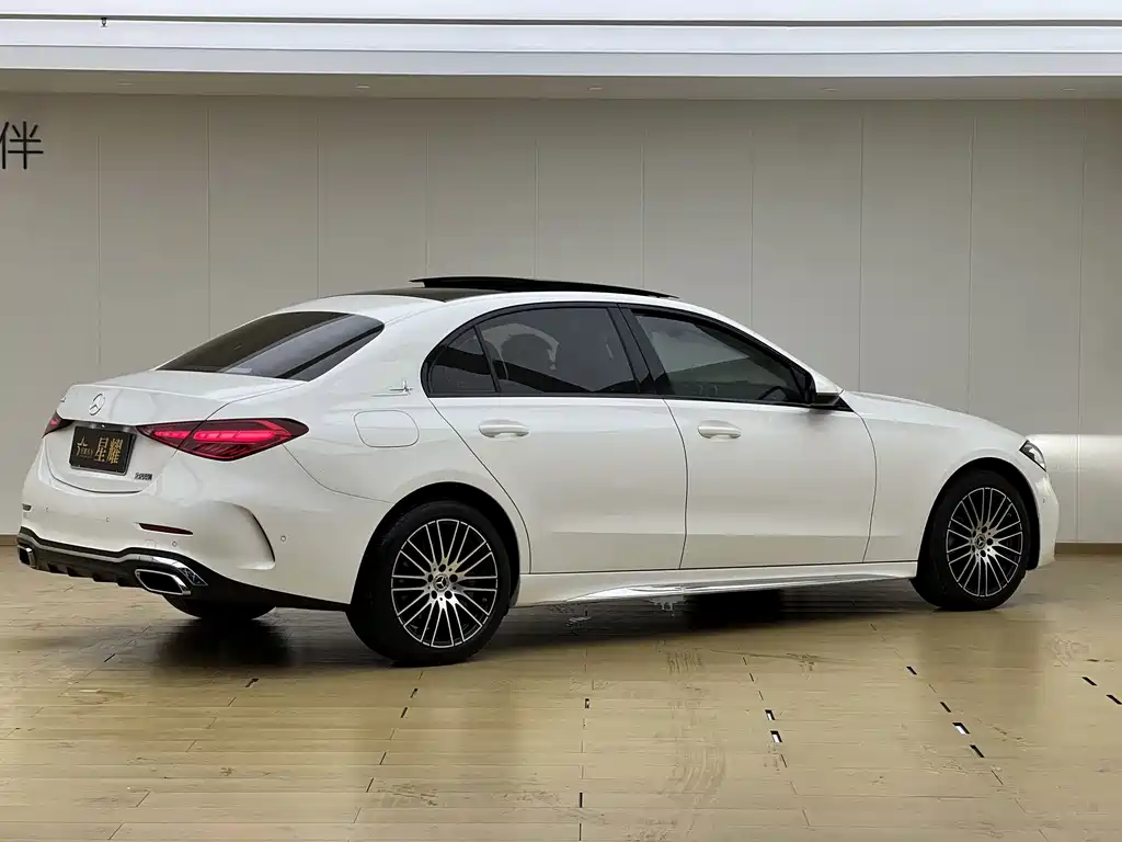 Mercedes-Benz C-Class — миниатюра 17