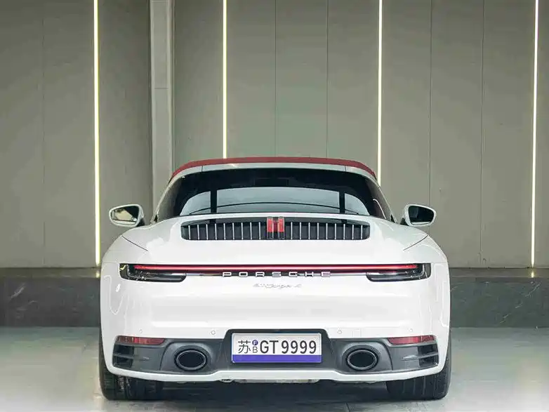 PORSCHE  911