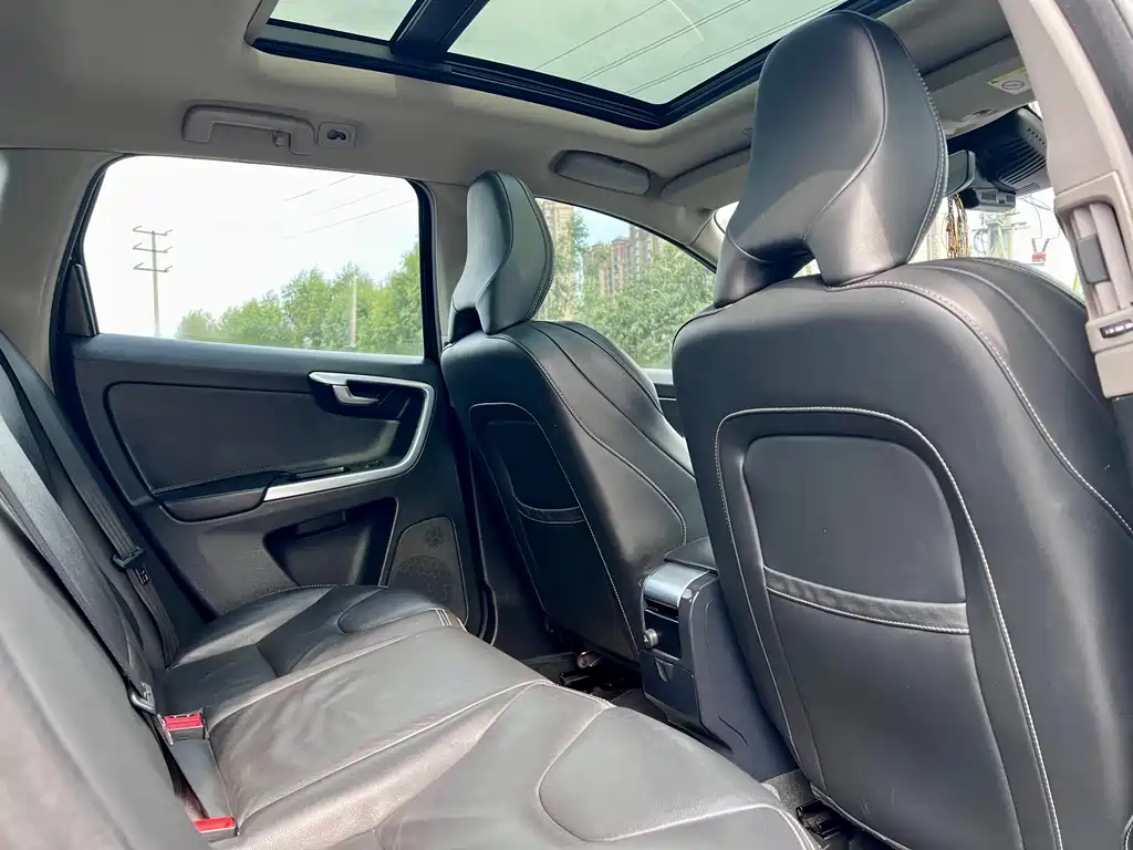 Volvo XC60 — миниатюра 15