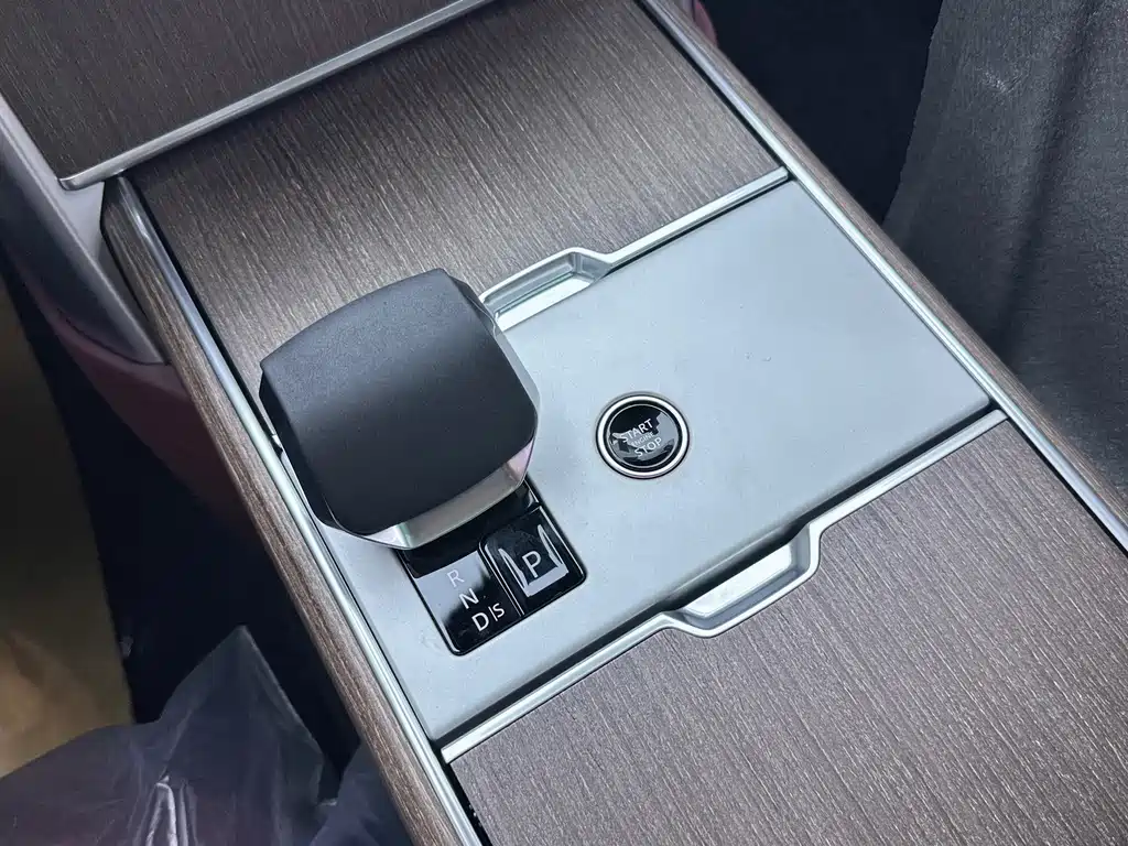 Land Rover Range Rover — миниатюра 12