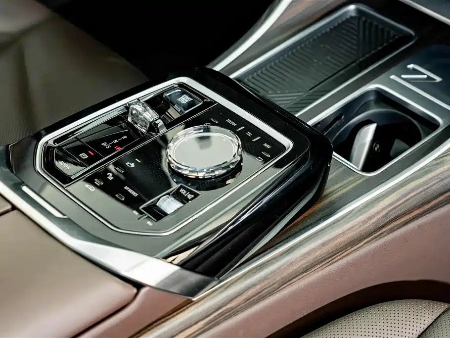 BMW 7 Series — миниатюра 18