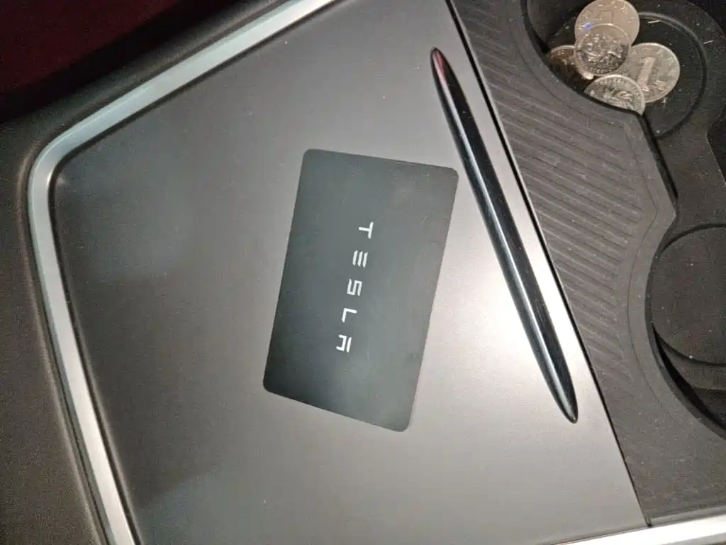 Tesla Model 3 — миниатюра 9
