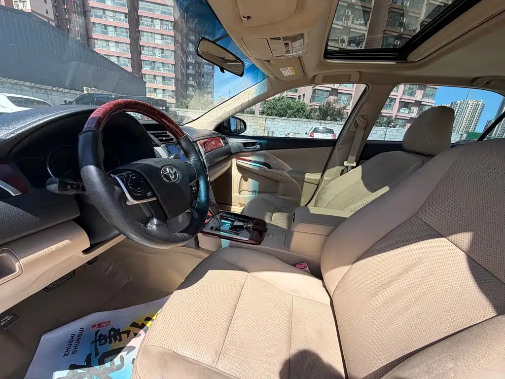 Toyota Camry — миниатюра 7