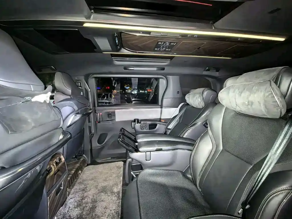 Lexus LM — миниатюра 7