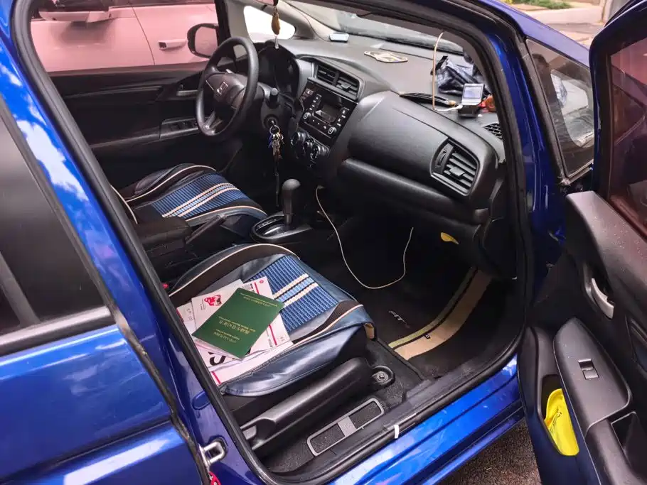 Honda Fit — миниатюра 8
