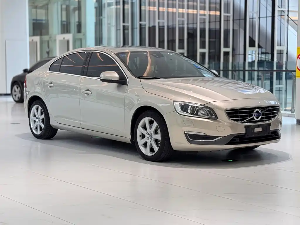 Volvo S60 — миниатюра 3