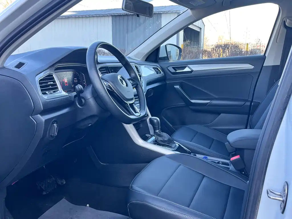 VOLKSWAGEN T ROC EXPLORING SONGS