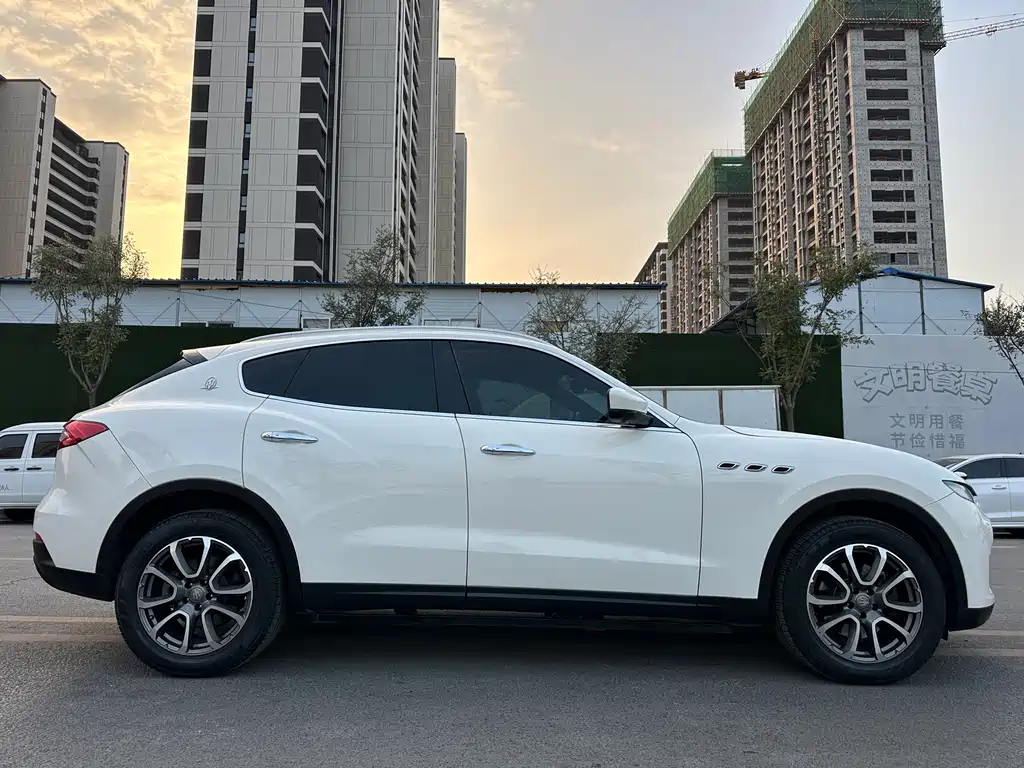 MASERATI LEVANTE