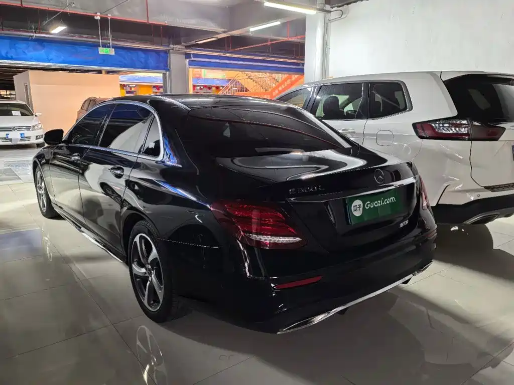 Mercedes-Benz E-Class — миниатюра 5