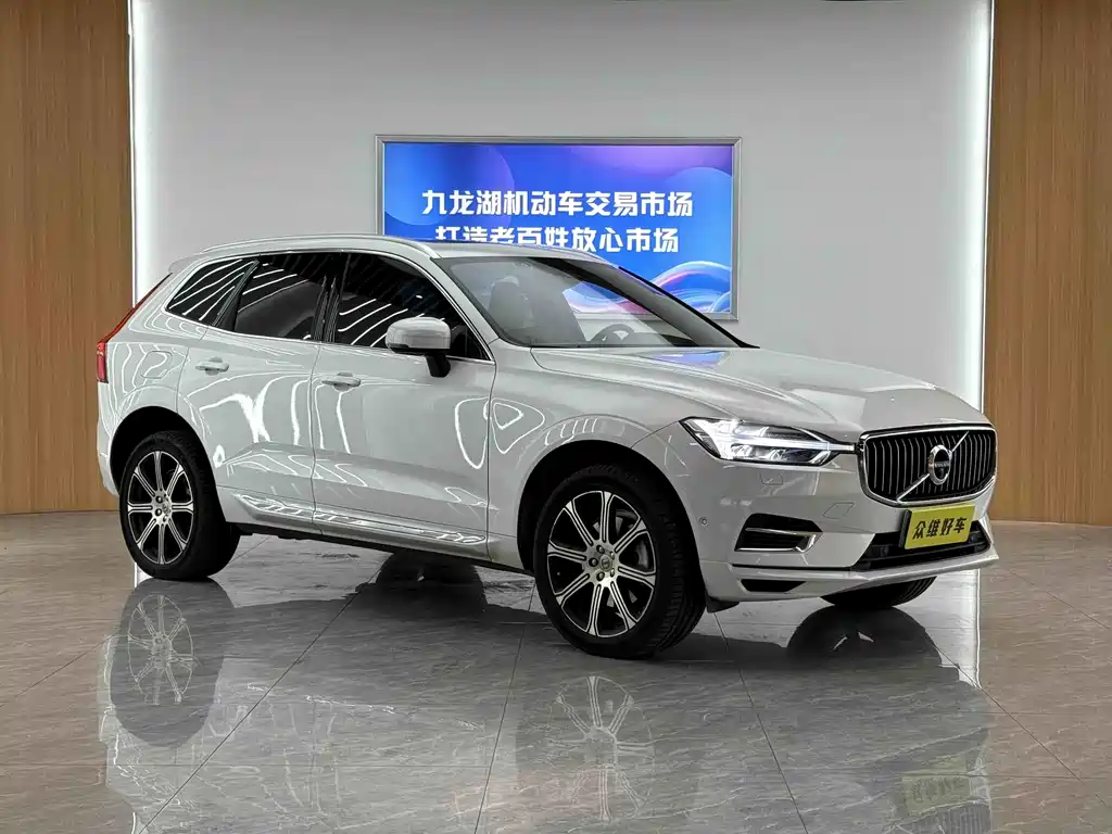 Volvo XC60 PHEV — миниатюра 3