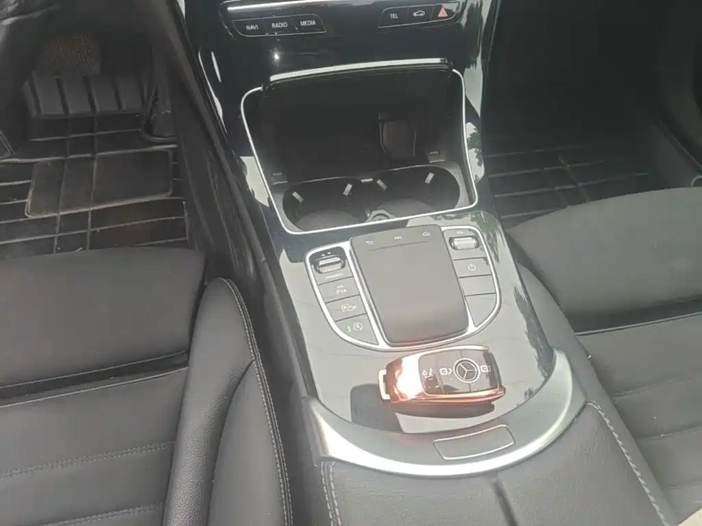 Mercedes-Benz C-Class — миниатюра 14