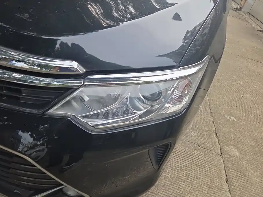 Toyota Camry — миниатюра 5