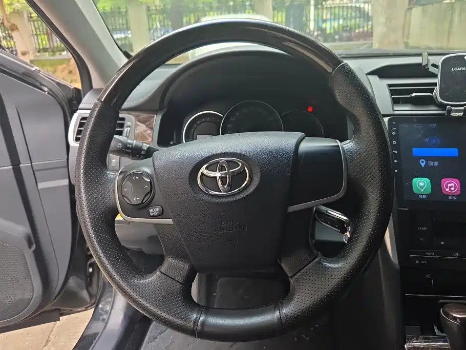 Toyota Camry — миниатюра 15