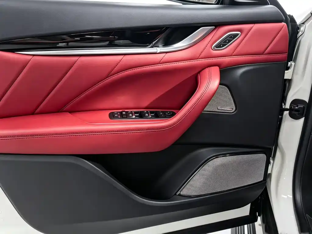Maserati Levante — миниатюра 5