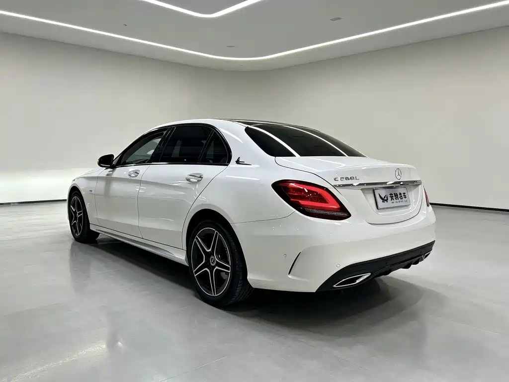 Mercedes-Benz C-Class — миниатюра 2