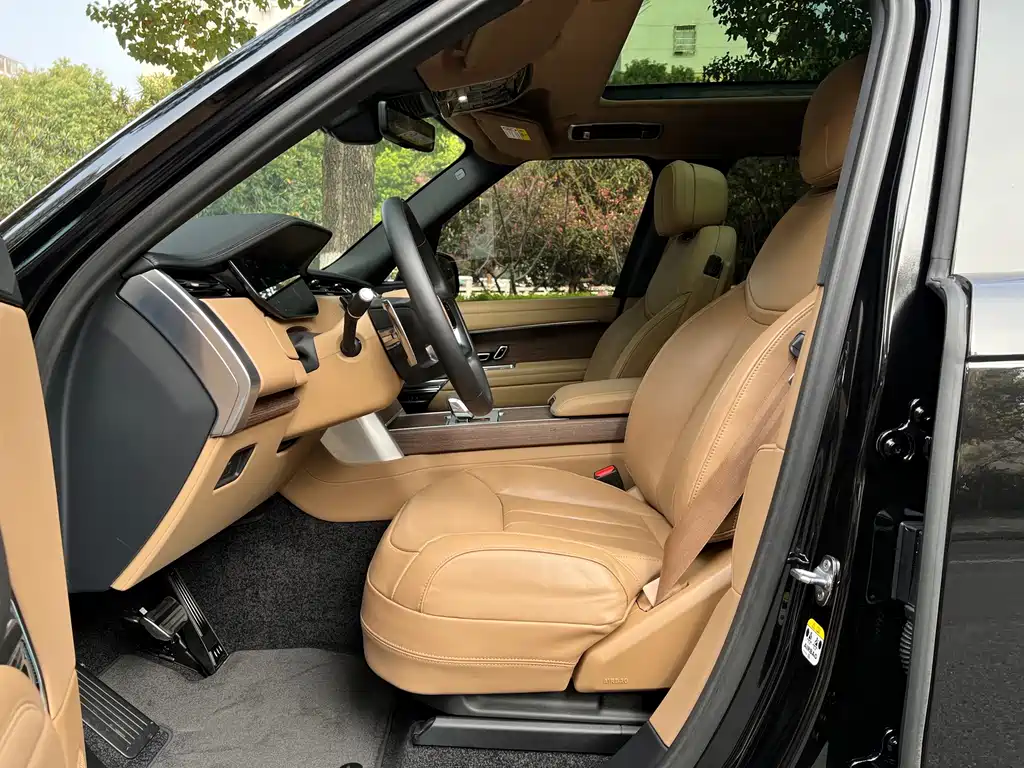 Land Rover Range Rover 2024 3.0 L6 360PS