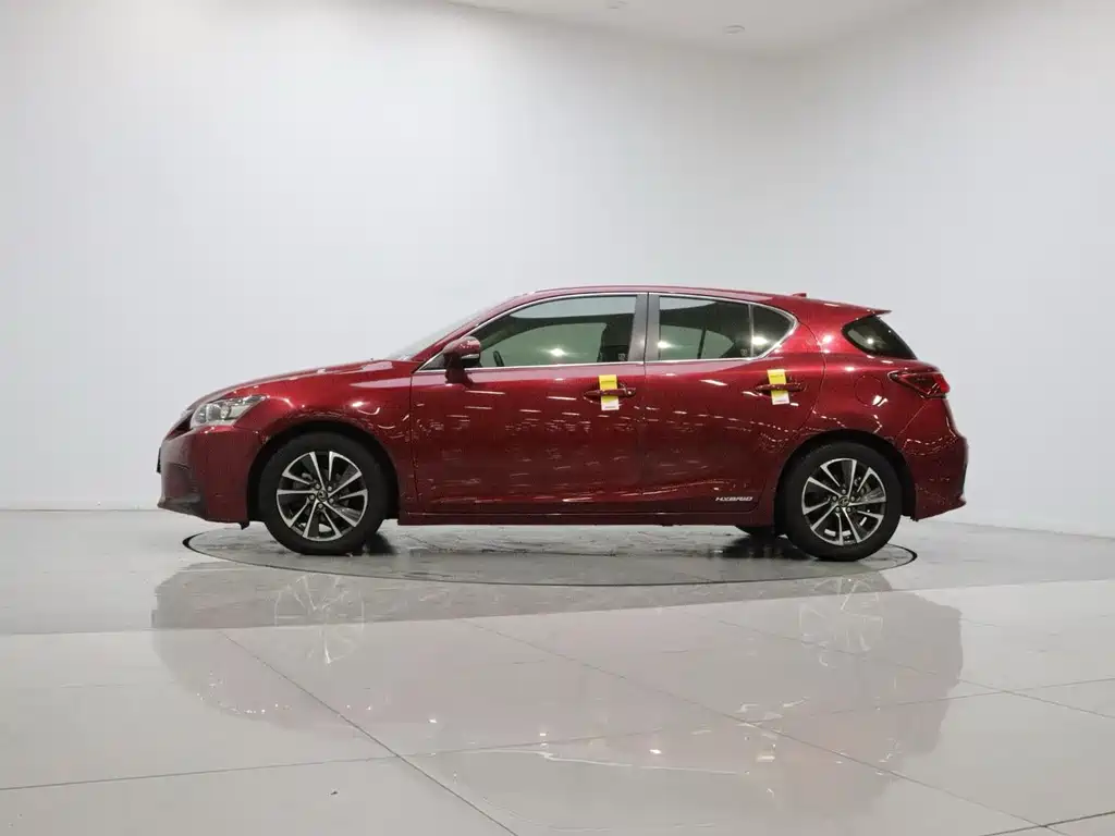 Lexus CT — миниатюра 8
