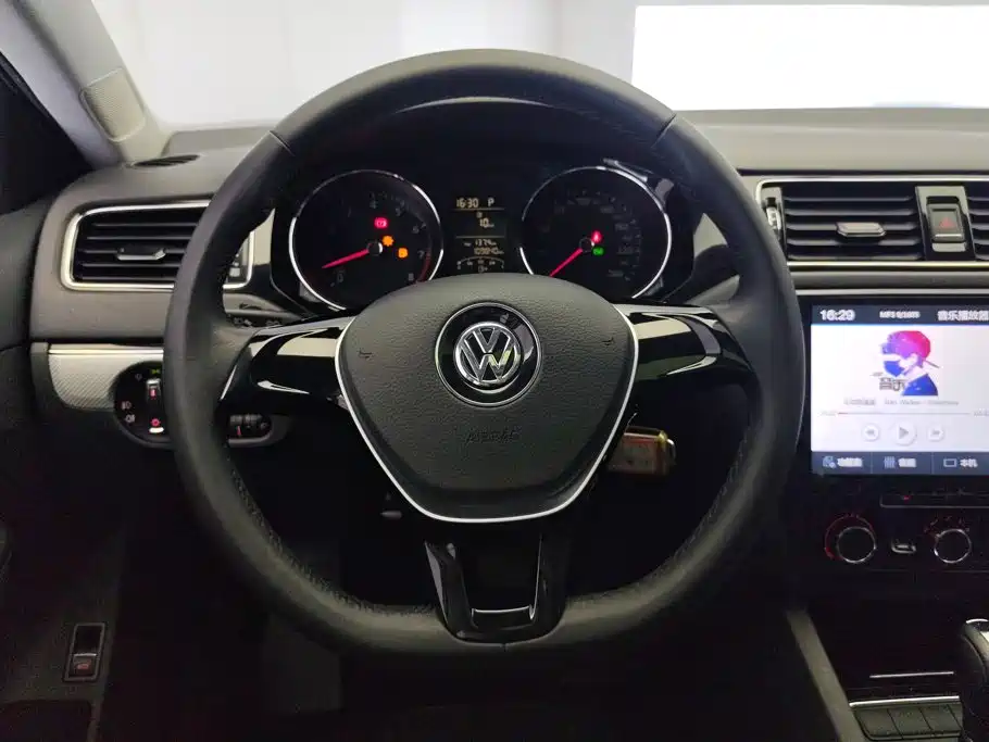Volkswagen Sagitar — миниатюра 15