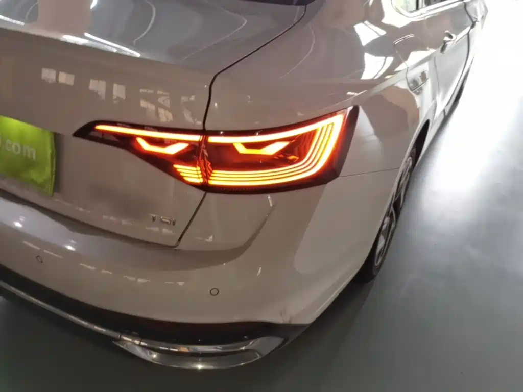 Volkswagen Sagitar — миниатюра 8