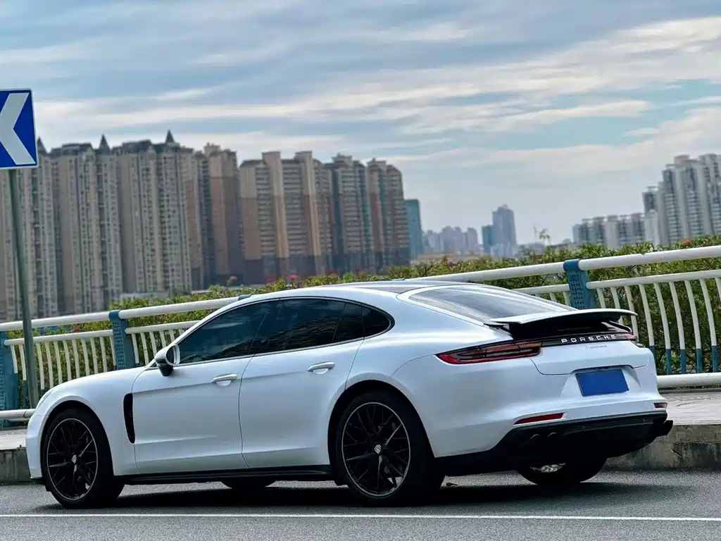Porsche Panamera — миниатюра 5