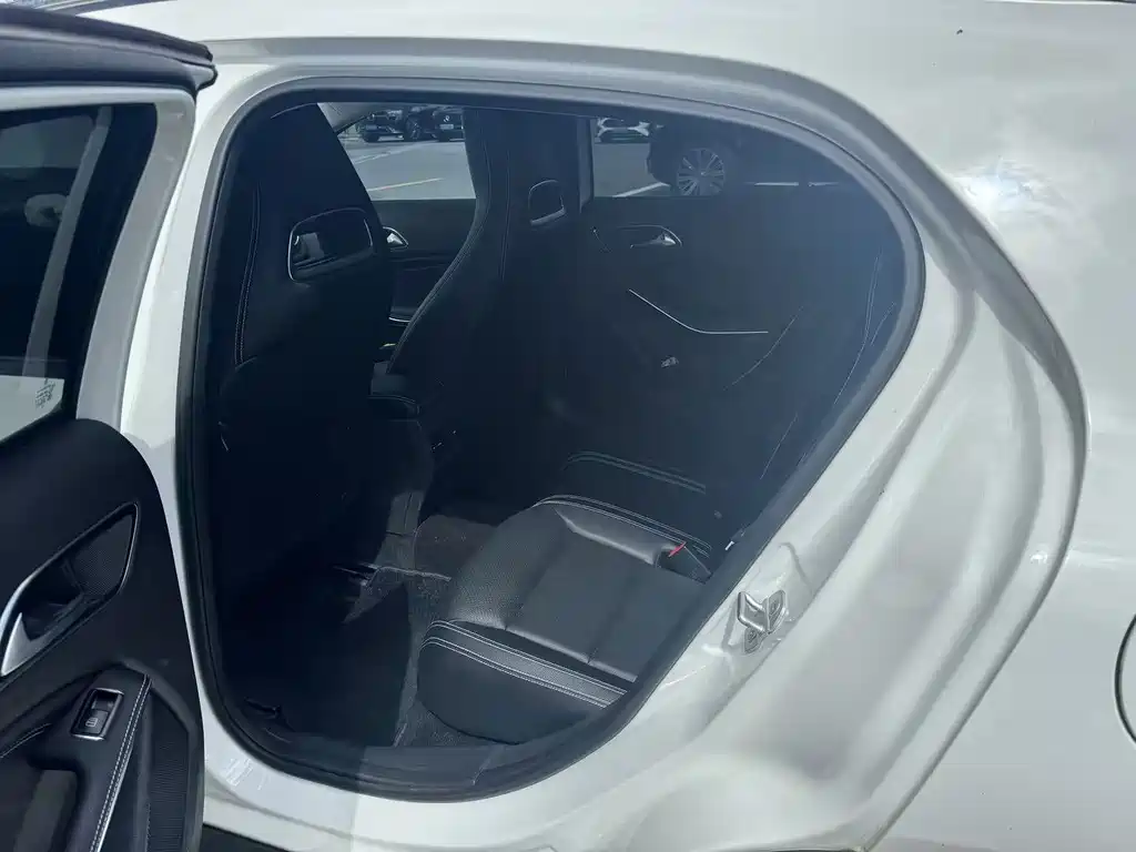 Mercedes-Benz GLA — миниатюра 5