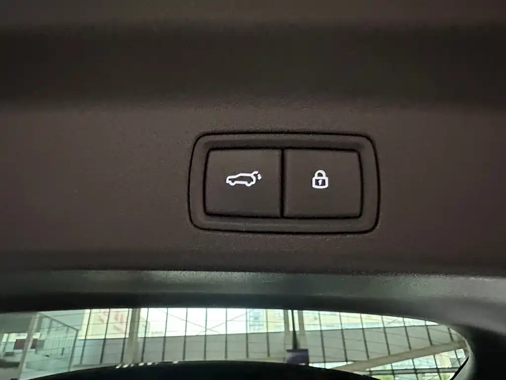 Li Auto Li L8 — миниатюра 14