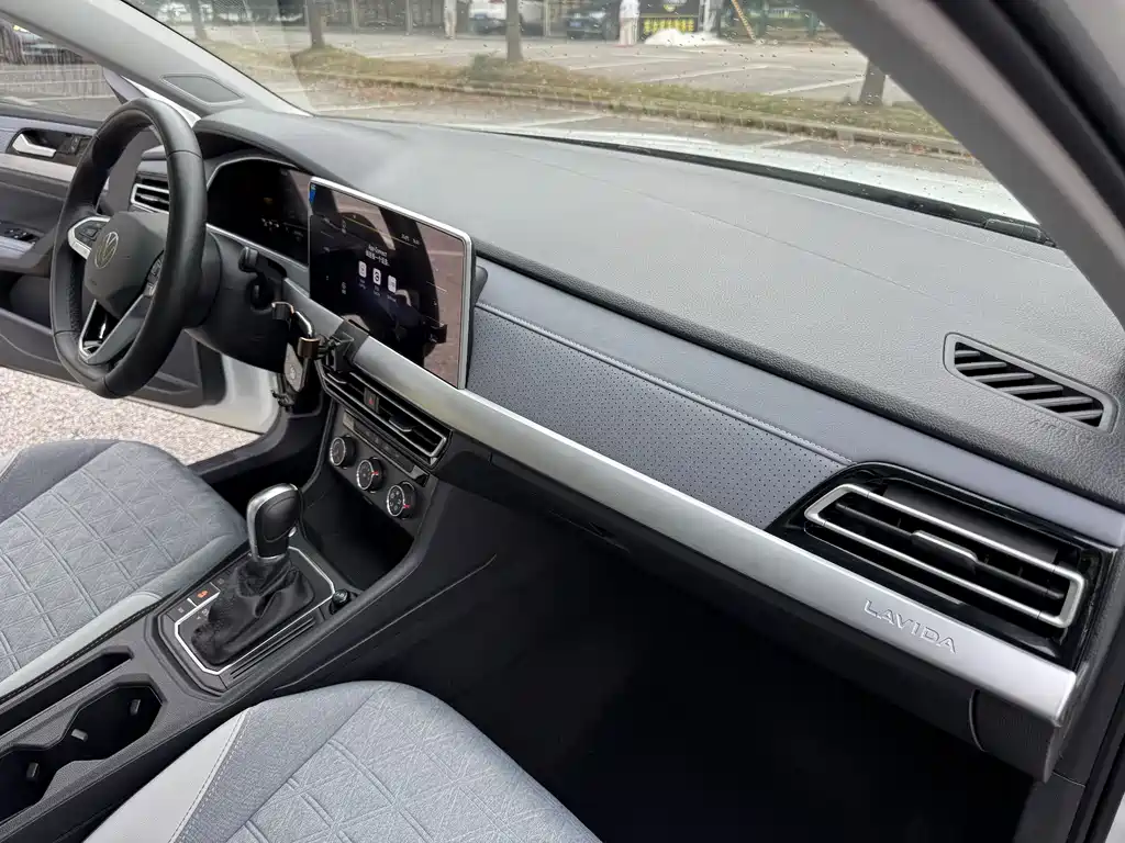 Volkswagen Lavida — миниатюра 22