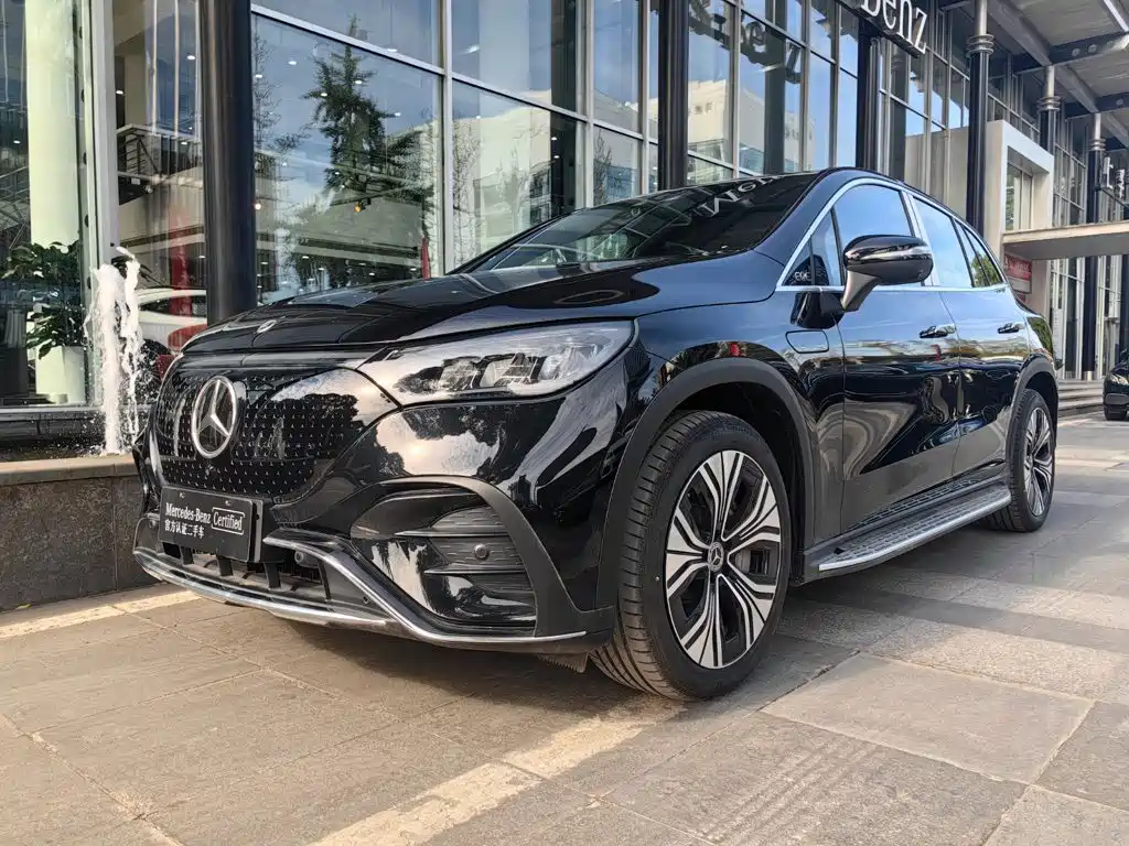 Mercedes-Benz EQE SUV
