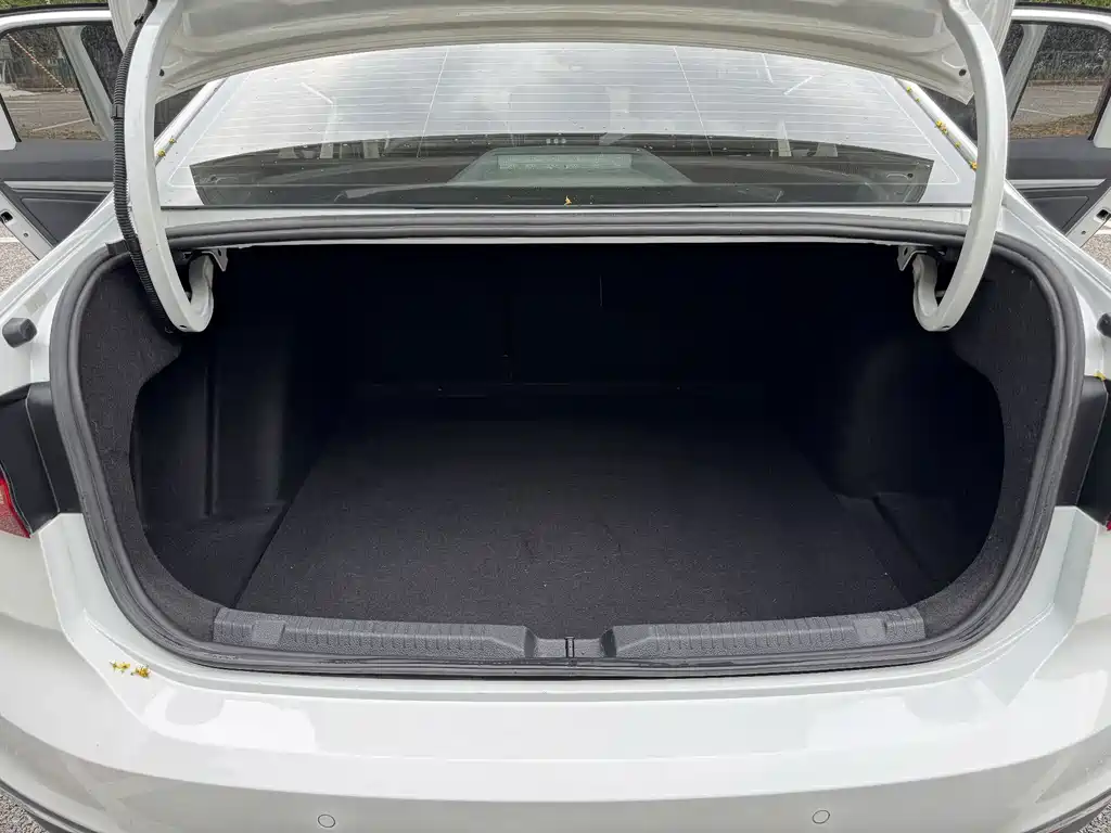 Volkswagen Lavida — миниатюра 19