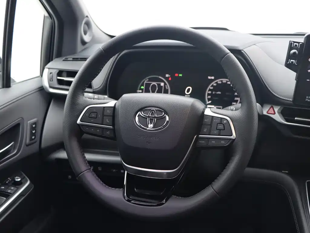 Toyota Sienna — миниатюра 19