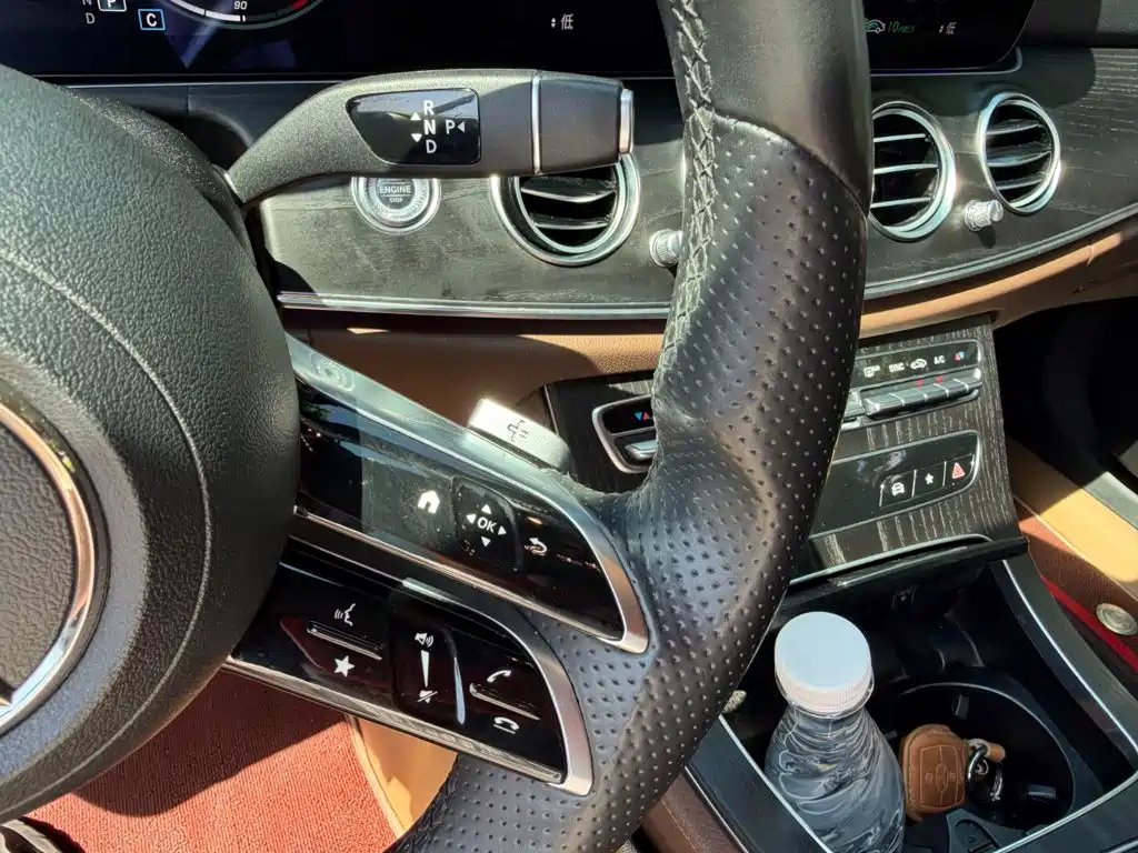 Mercedes-Benz E-Class — миниатюра 10