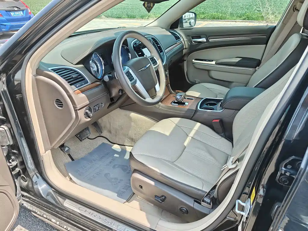 Chrysler 300C — миниатюра 6