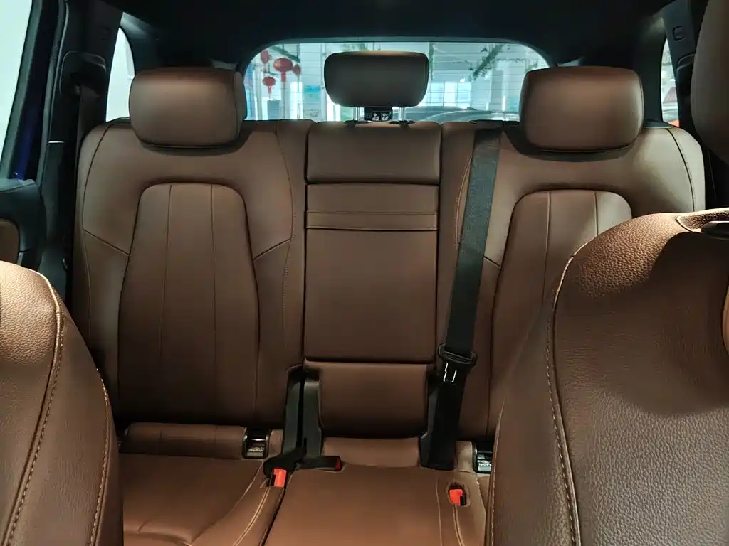 Mercedes-Benz GLB — миниатюра 16