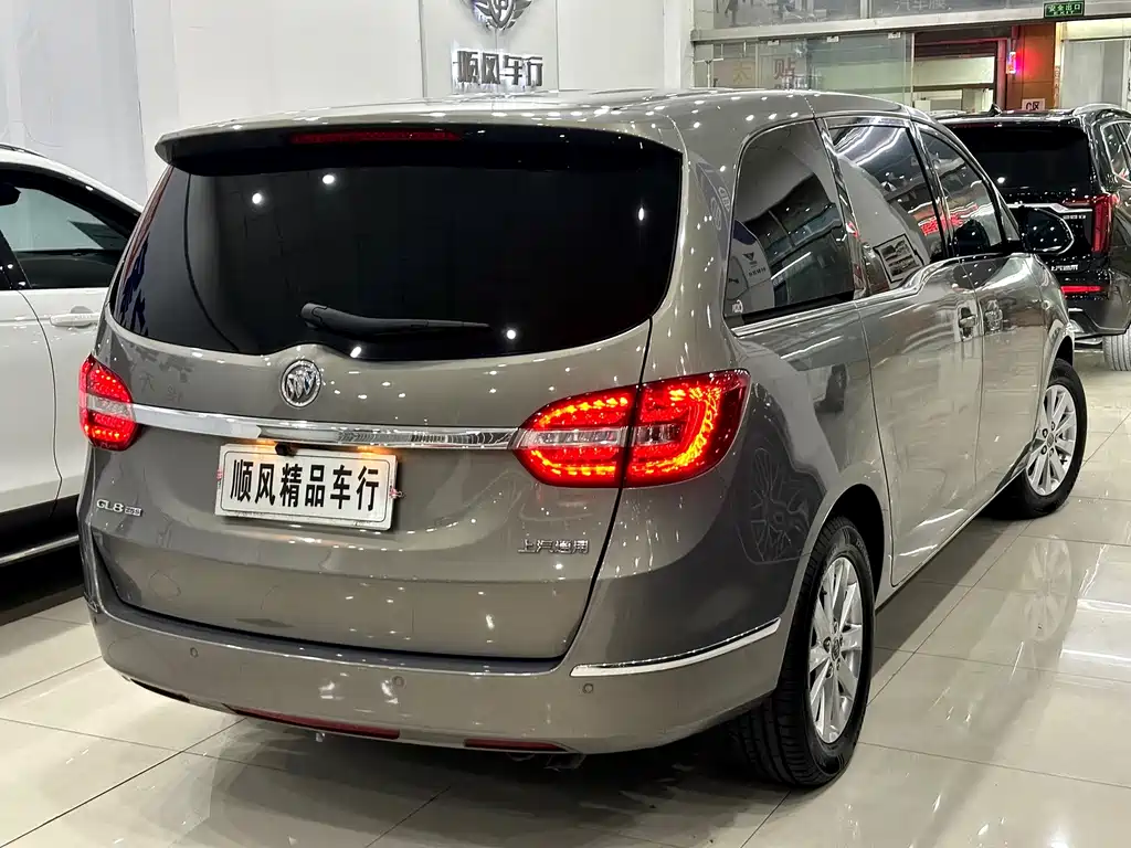 Buick GL8 — миниатюра 5
