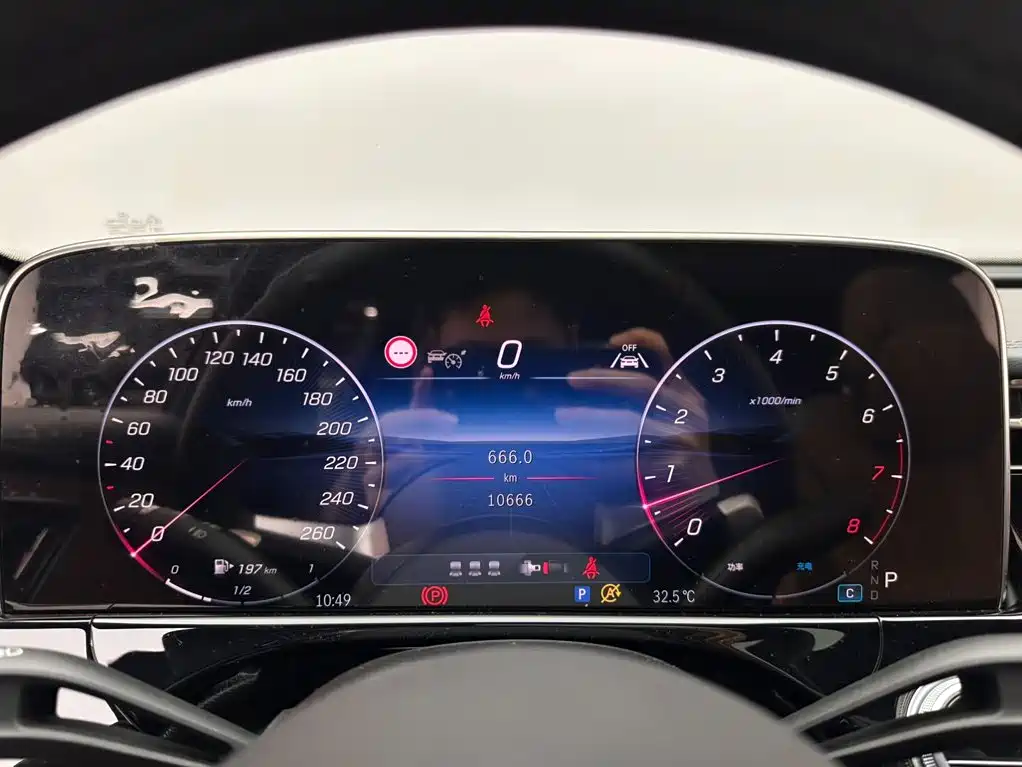 Mercedes-Benz E-Class — миниатюра 14