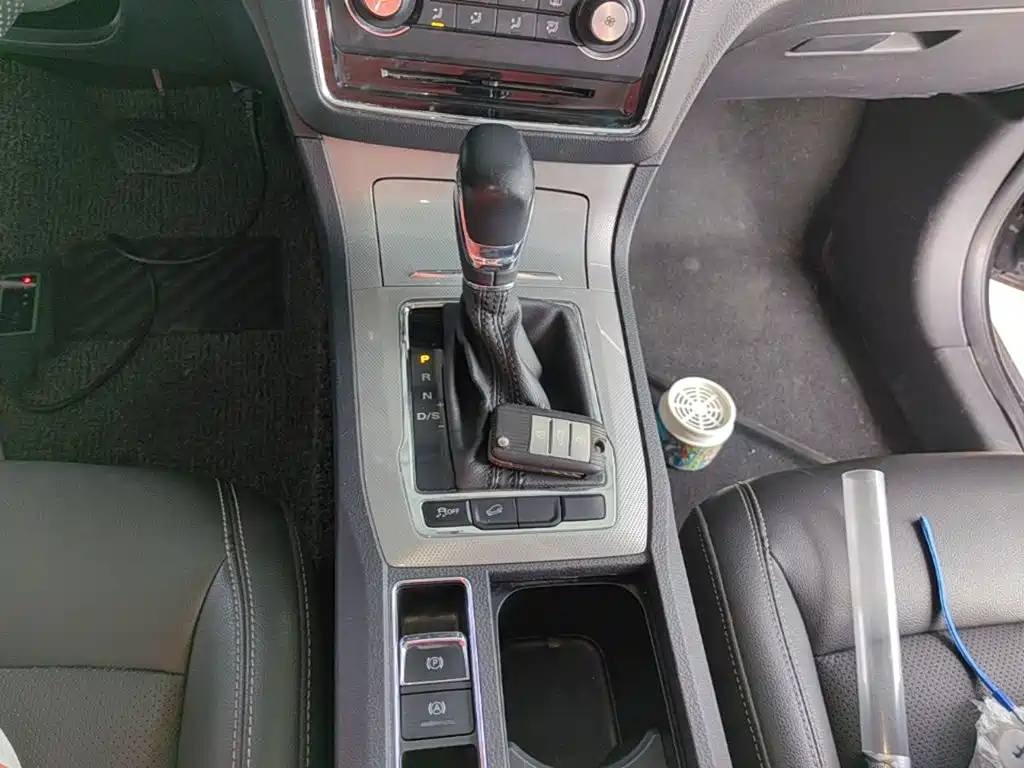 Roewe RX5 — миниатюра 14