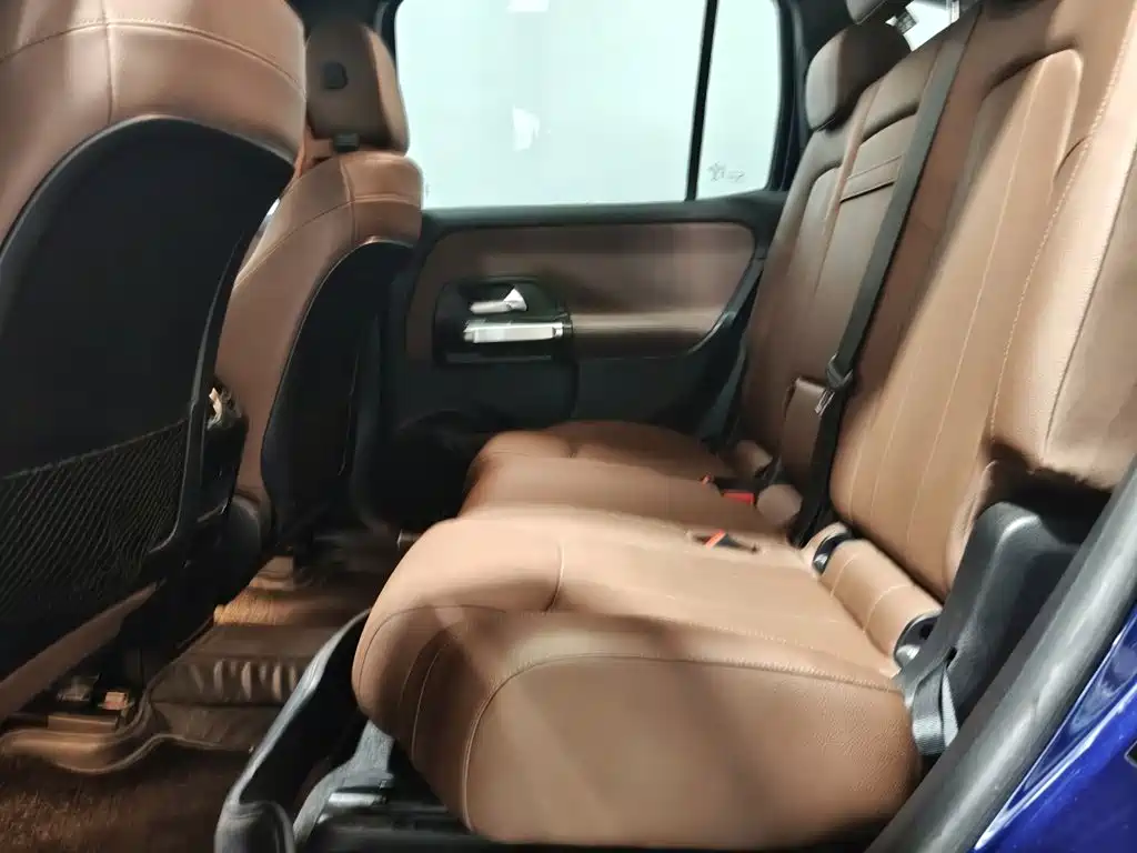 Mercedes-Benz GLB — миниатюра 17