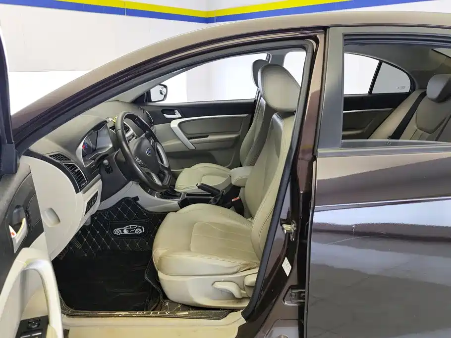 Geely Emgrand — миниатюра 9
