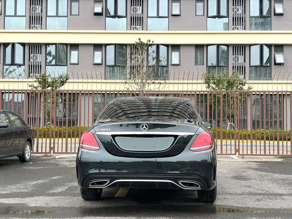 Mercedes-Benz C-Class — миниатюра 17
