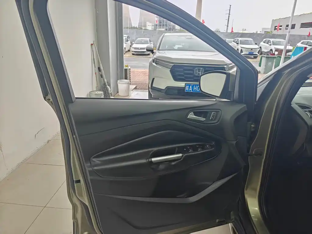 Ford Kuga — миниатюра 4